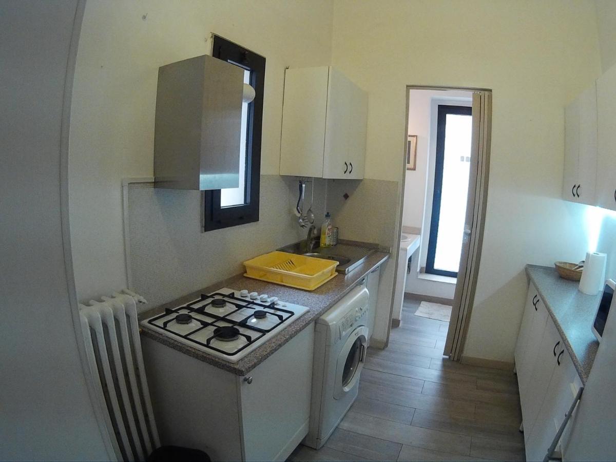 Very Central Apartment, By Shops, Bars, Restaurants Bari Exteriör bild
